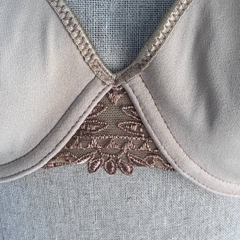 CHANTELLE Elegant Sexy Soft Cups Underwire Bra in Nude– Size 32D - Picture 2 of 9